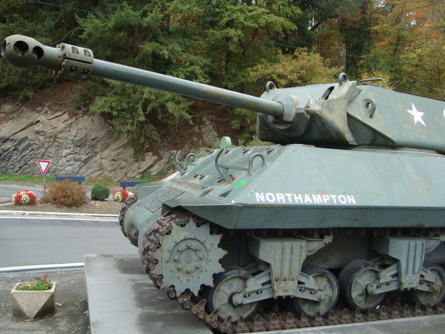 caza tanque Achilles MK10 USA Army La Roche Ardennes Belgica