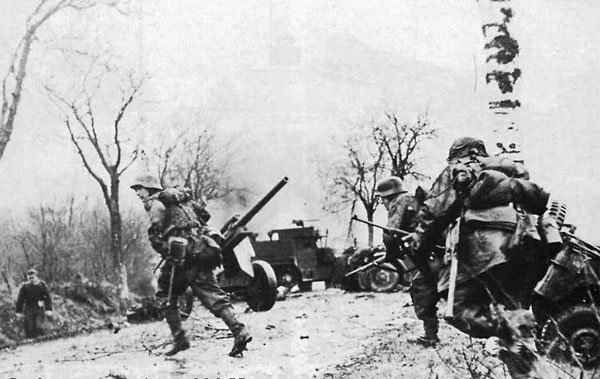 emboscada Poteau Ardenas 1944 WWII militarialagleize1944