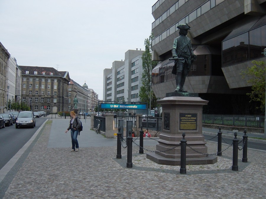 mohrenstrase-station-berlin-alemania-wwii-2